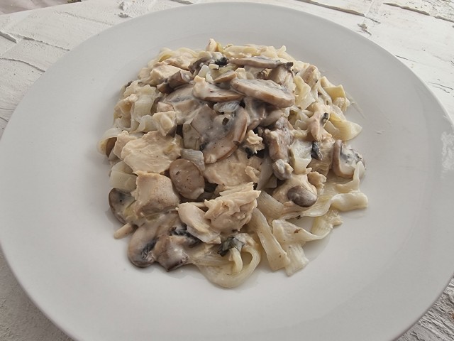 Keto Creamy Chicken Mushroom Fettuccine